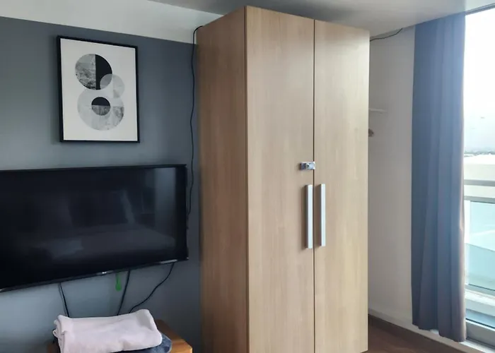 Apartment Azure Staycation Philippines By Amrs Near International Airport *