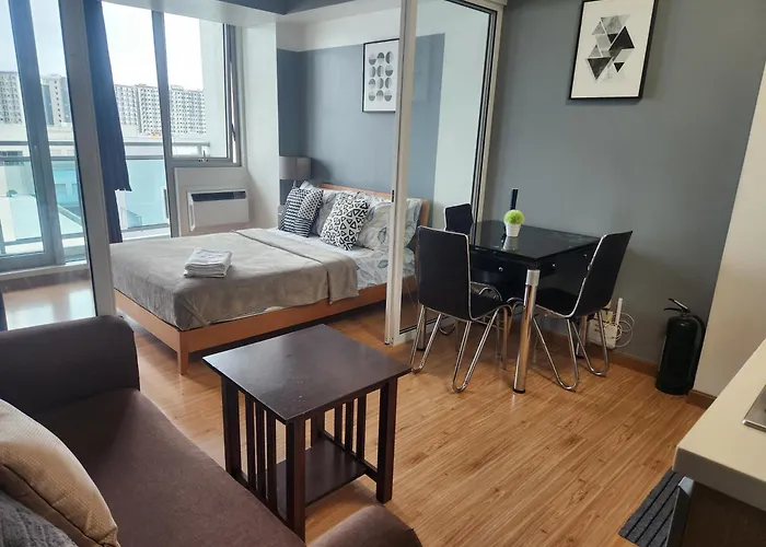 Azure Staycation Philippines By Amrs Near International Airport Manila
