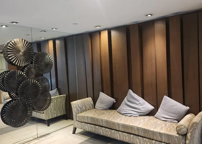 Azure Staycation Philippines By Amrs Near International Airport *